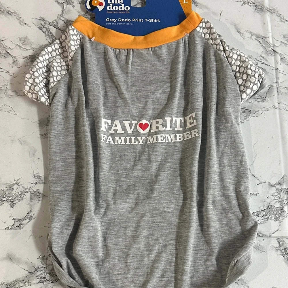 The Dodo ‘Favorite Family Member' Grey Dog T-Shirt with Yellow Trim Size L